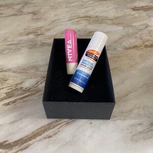 🪞 NWT ultra nourishing moisturizing lip balm travel sticks bundle of 2